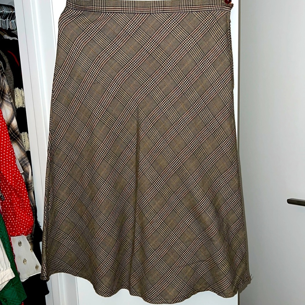 Brown A-line plaid skirt